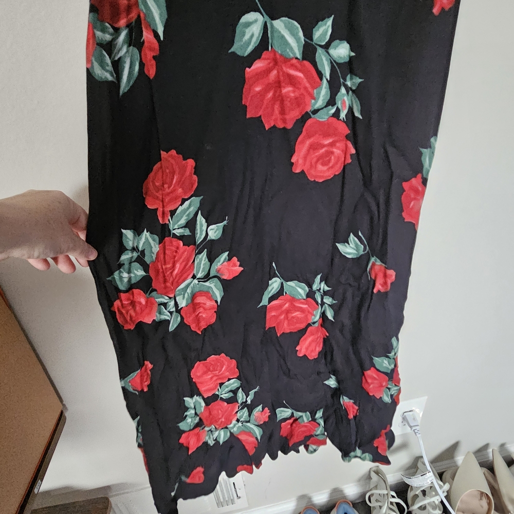 Reformation Carnation Black Maxi Dress with Red Rose Print Size 8 - Picture 4 of 10